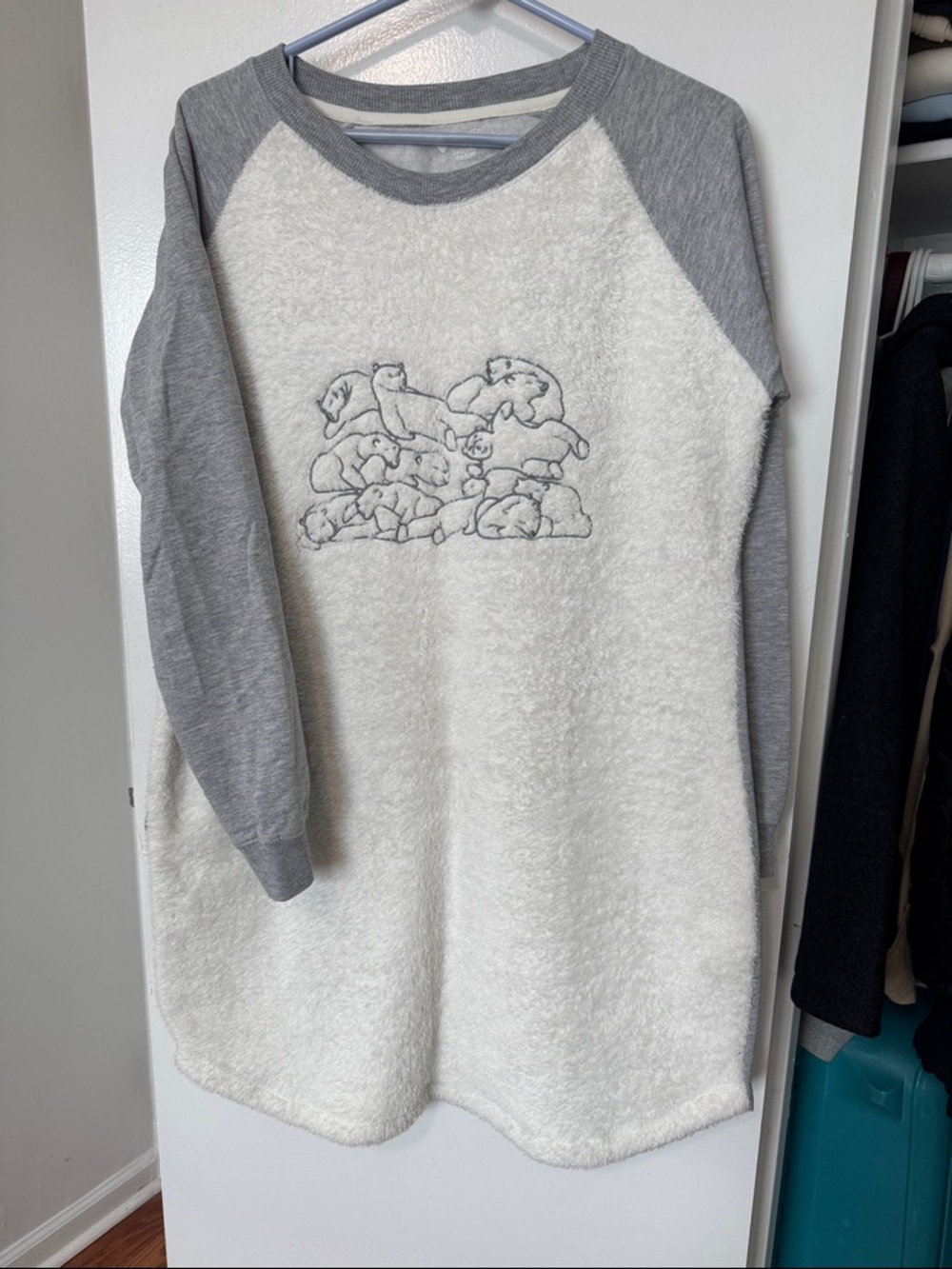 Girls' Cozy Cream & Gray Polar Bear Pullover Top / sleepwear